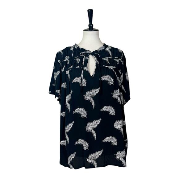 LOFT New Top Tie V-neck Short Sleeves Black Cream Leaf Pattern Women’s Size XL - Picture 1 of 13